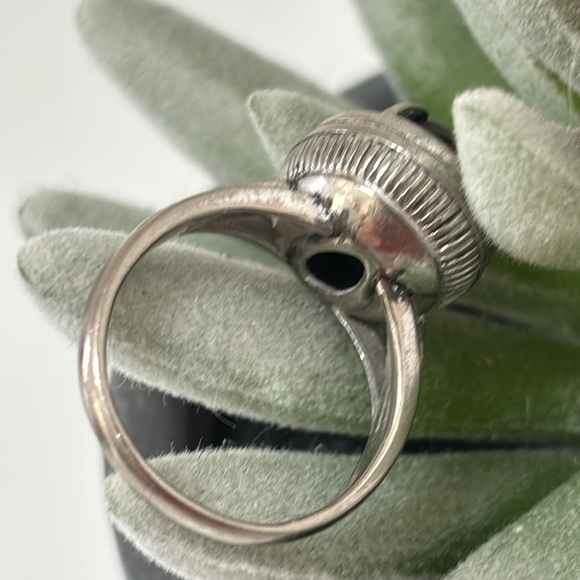 Vintage Platinum Genuine Black Star Sapphire Ring - Picture 3 of 13